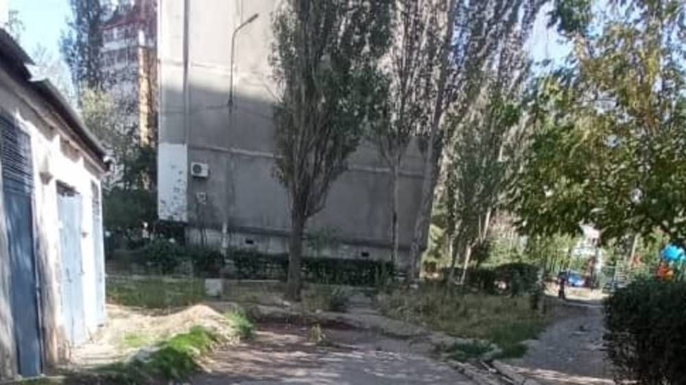 «Бишкекводхоз» устранил затоп во дворе 12 мкр, - мэрия