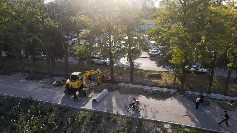 New sidewalk under construction in another street of Bishkek - Vimarsana News