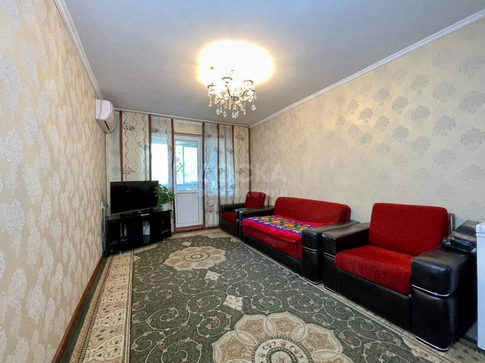 Продаю 2-комнатную квартиру, 45кв. м., этаж - 4/4, 7 МКР.