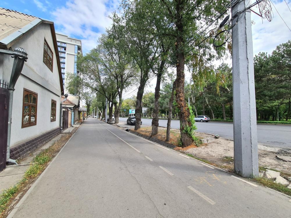 Продаю участок под строительство, 4 соток Б.Баатыра/Ахунбаева.