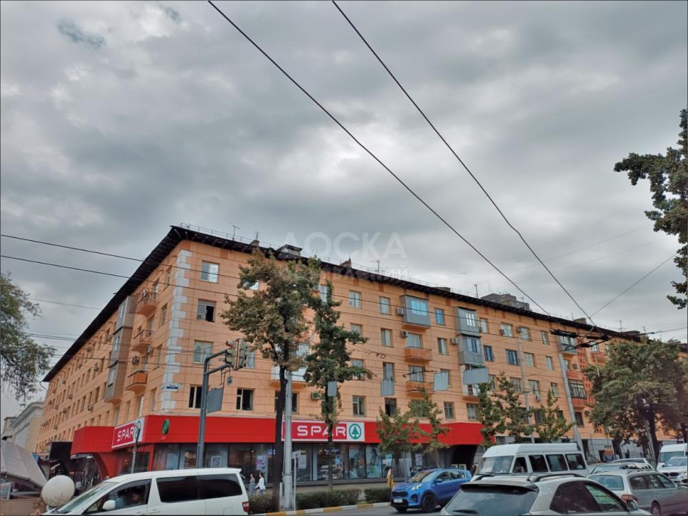 Продаю 4-комнатную квартиру, 82кв. м., этаж - 4/13, Восток-5.