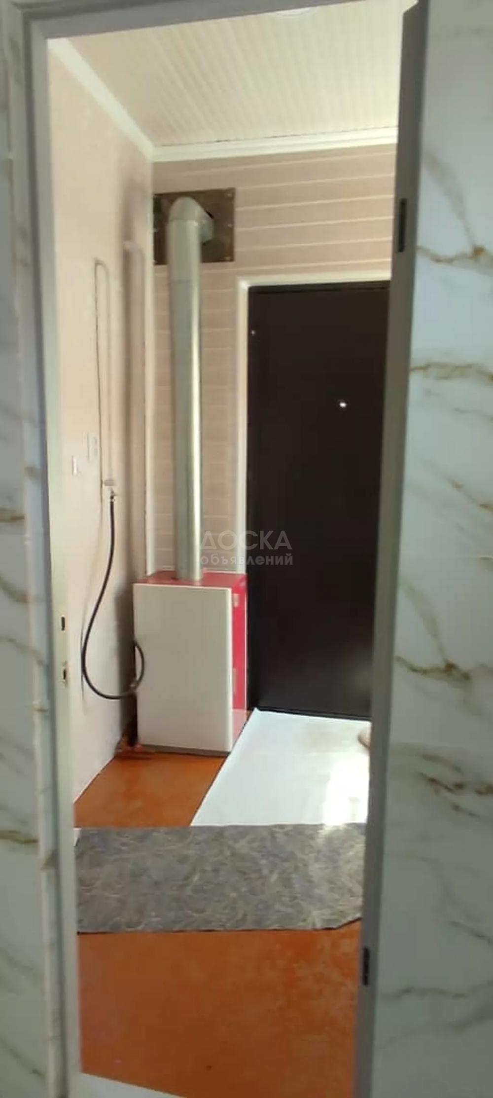 Продаю полдома 3-ком. 40кв. м., этаж-1, 2-сот., стена кирпич, р-н Кызыл-Аскер .