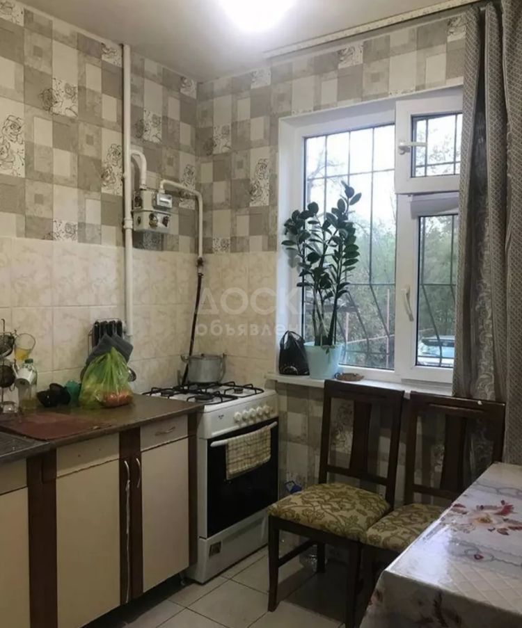 Сдаю 2-комнатную квартиру, 55кв. м., этаж - 1/4, Ата Тюрк.