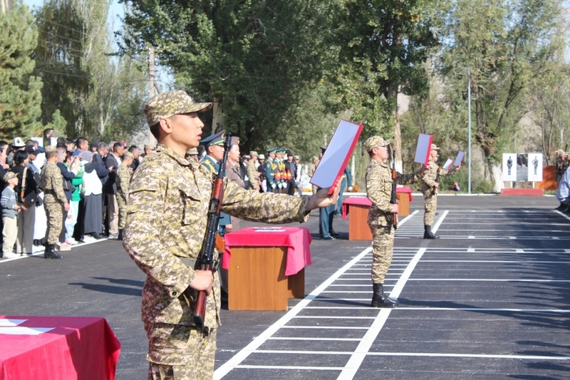 More than 200 servicemen sworn in after completing mobilization reserve training camp - Vimarsana News