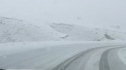 На перевале Ала-Бель идет снег