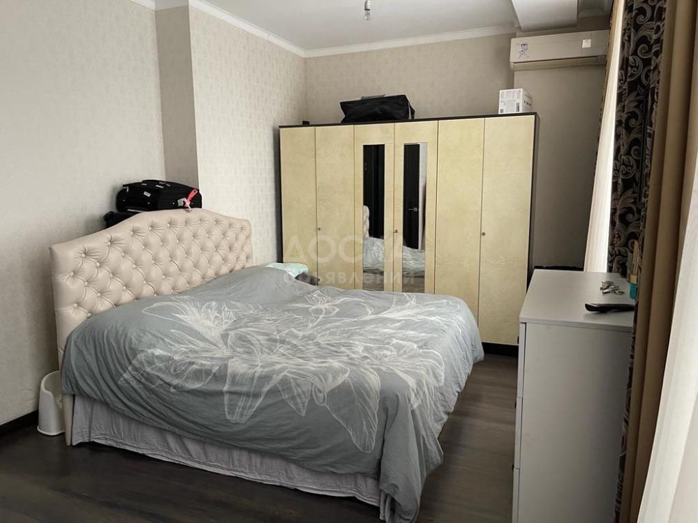 Продаю 2-комнатную квартиру, 70кв. м., этаж - 8/10, Чуйкова 136/3.