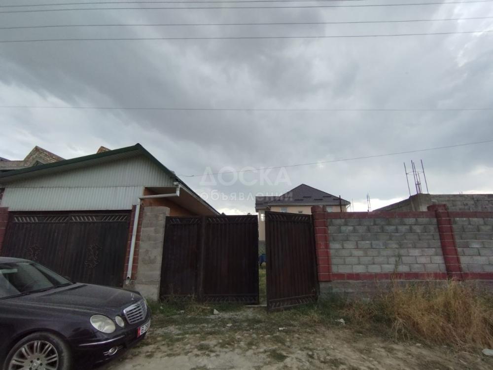 Продаю дом 3-ком. 58кв. м., этаж-1, 5,3-сот., стена кирпич, м-н Достук, ул. Мурас Плюс.