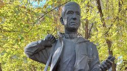 «Тазалык» отремонтирует памятник журналисту Геннадию Павлюку в течение 10 дней, - мэрия