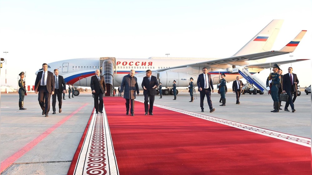 CentralAsia: Путин прибыл в Кыргызстан. Состав делегации
