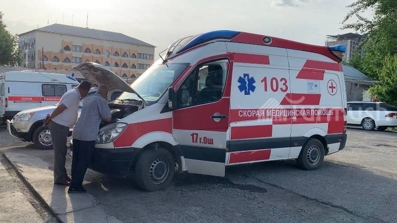 Ambulance drivers in Osh respond to 25 calls a day, earn less than 