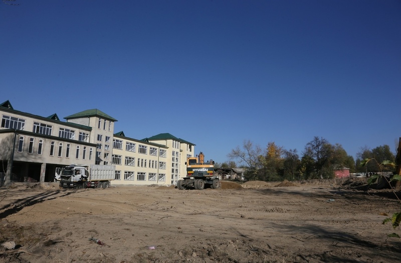 Demolition of building structures of 9 private homes in school's territory underway in Osh - Vimarsana News