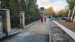 Ремонт тротуара на Тоголок Молдо идет без выходных, - «Бишкекасфальтсервис»