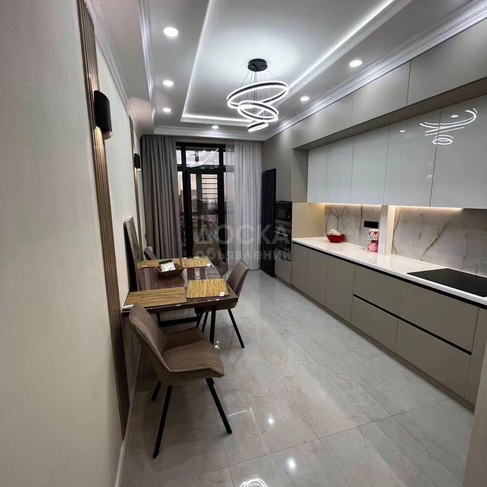 Продаю 2-комнатную квартиру, 87кв. м., этаж - 10/12, 12 мкр.