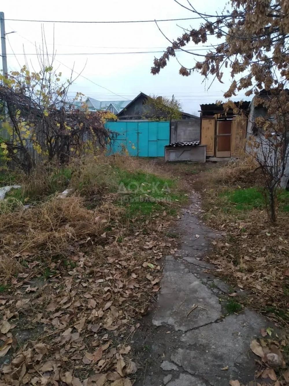Продаю дом 2-ком. 30кв. м., этаж-1, 2-сот., стена саман, ул.Салиева/Чкалова.