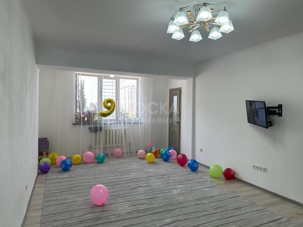 Продаю 3-комнатную квартиру, 100м кв. м., этаж - 3/16, мкр. Средний-Джал, ул.Тыналиева-ул.Минжылкиева .