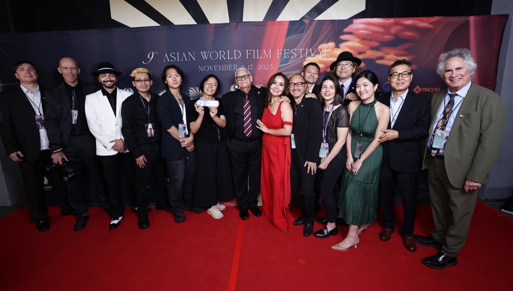 Команда Asian World Film Festival с исполнительным директором Джорджем Шамшумом и управляющим директором Асель Шерниязовой