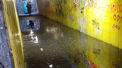 «Подземка или бассейн». Подземный переход на Саманчина топит во время дождей. Видео