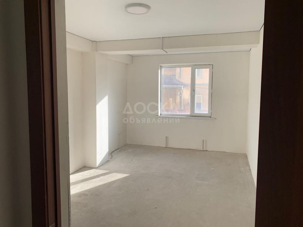 Продаю 4-комнатную квартиру, 105кв. м., этаж - 1/6, М.Гвардия/Баялинова.