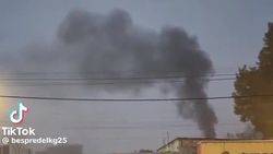 Дым из трубы арматурного завода в Оше. Видео горожанин