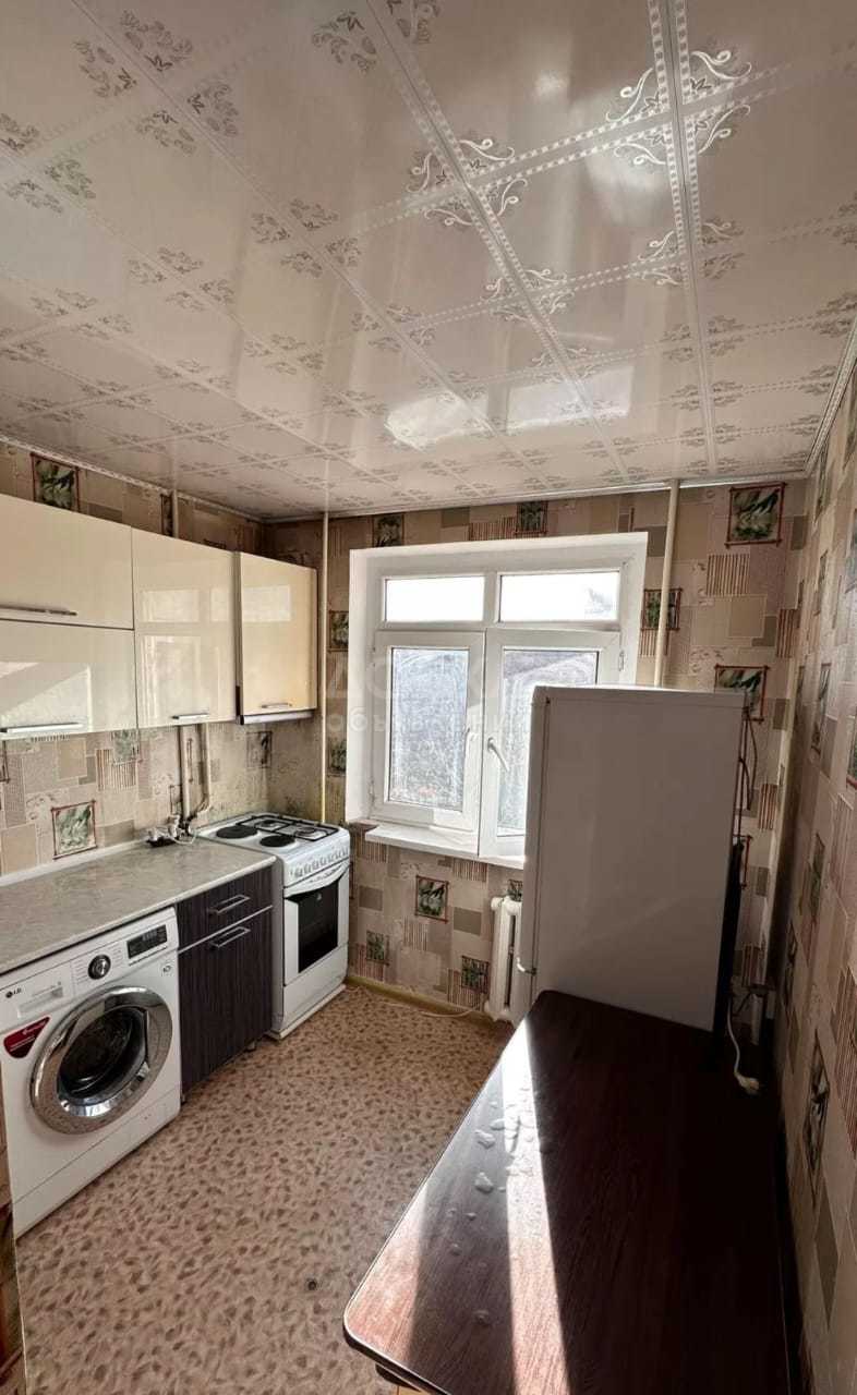 Сдаю 2-комнатную квартиру, 50кв. м., этаж - 2/9, 8мкр.