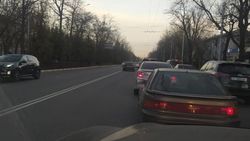 Горожанин просит отрегулировать светофор на Айтматова—Ахунбаева. Фото