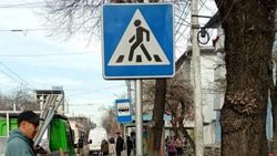 «Бишкекасфальтсервис» восстановил снесенный знак на Байтик Баатыра. Фото