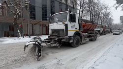 Как «Тазалык» чистит дороги в Бишкеке. Видео