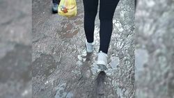 Горожанин жалуется на грязь и слякоть на Орто-Сайском рынке. Видео