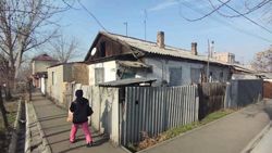Жители дома на Джантошева отапливаются углем, - мэрия