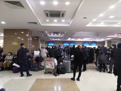 Пассажир жалуется на задержку рейсов из Бишкека в Ош