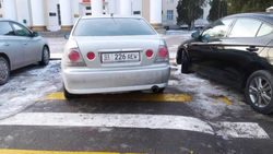 Машину припарковали на пешеходе по улице Медерова