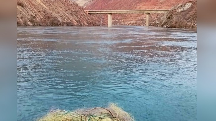 1,500m of synthetic fishing nets removed from Naryn River in anti-poaching raid - Vimarsana News