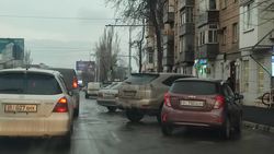 Горожанин: Когда уберут стихийную парковку на Правде-Московской?