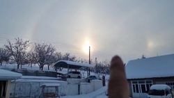 «Сразу 4 солнца на небе». Житель Сузакского района снял на видео редкое оптическое явление