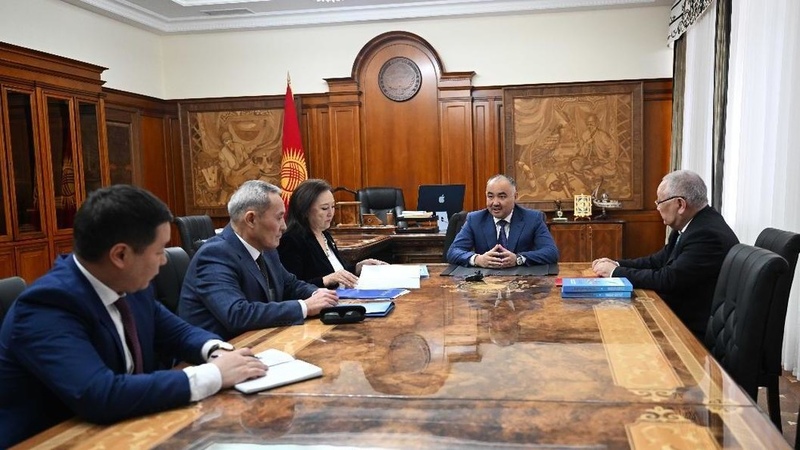 Parliament Speaker Shakiev receives Chairman of National Commission on State Language - Vimarsana News