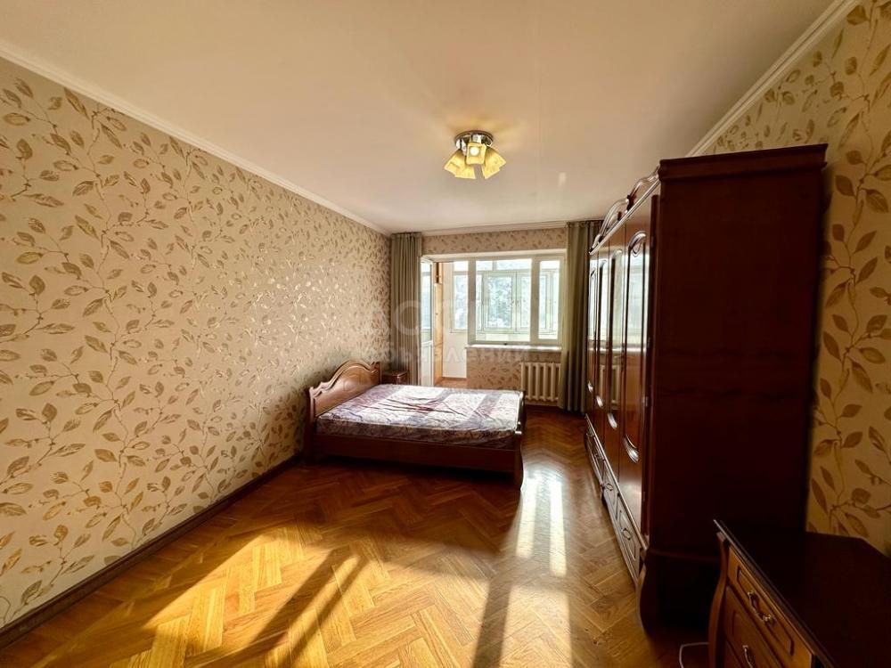 Продаю 3-комнатную квартиру, 137кв. м., этаж - 3/6, Московская/Исанова.