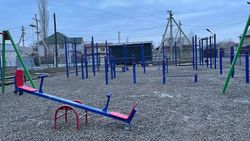 Как за день изменилась детская площадка в Көлмө после жалобы местного жителя. Фото, видео