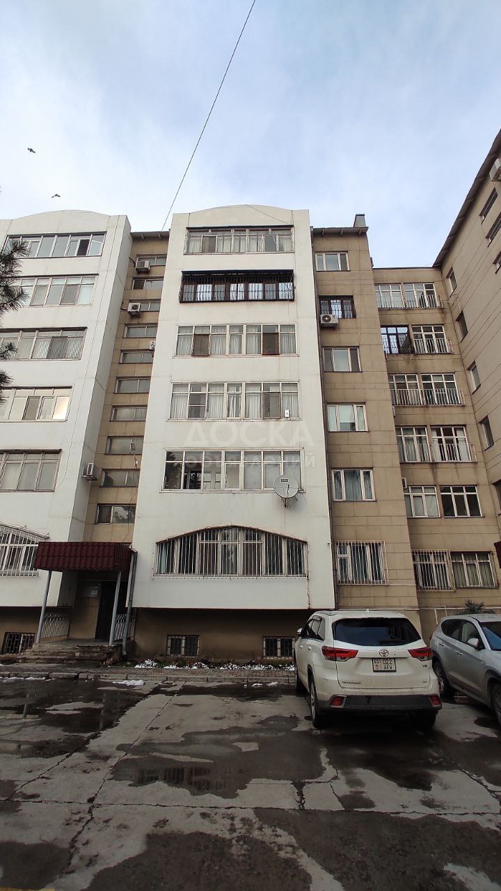 Продаю 3-комнатную квартиру, 137кв. м., этаж - 3/6, Исанова/Московская .