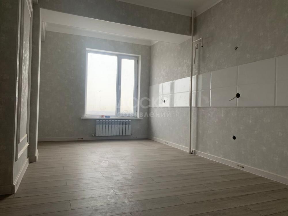 Продаю 3-комнатную квартиру, 120кв. м., этаж - 7/10, Калык-акиева/Фрунзе.
