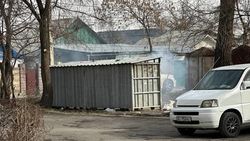 На Луганской подожгли мусорку. Фото