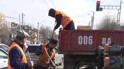 Ямы на Ахунбаева временно закладывают брусчаткой, - «Бишкекасфальтсервис»