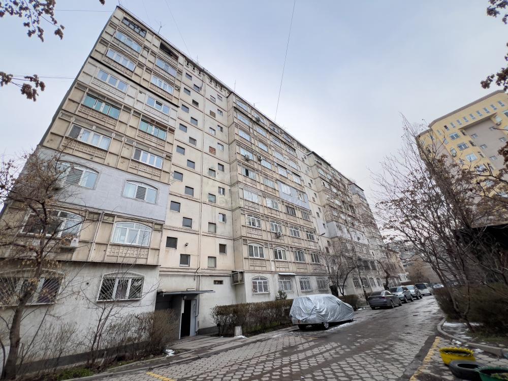Продаю 2-комнатную квартиру, 52кв. м., этаж - 2/9, Боконбаева /Иссанова .