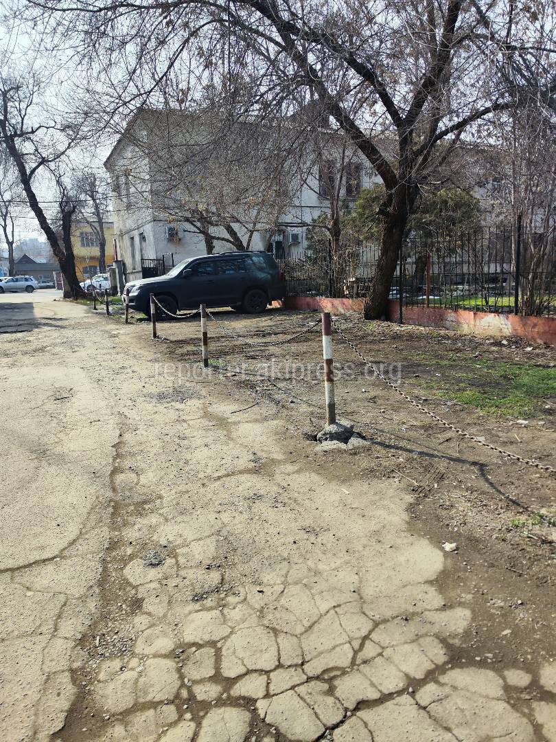 Законно ли на ул.Московской огородили парковку? - горожанин