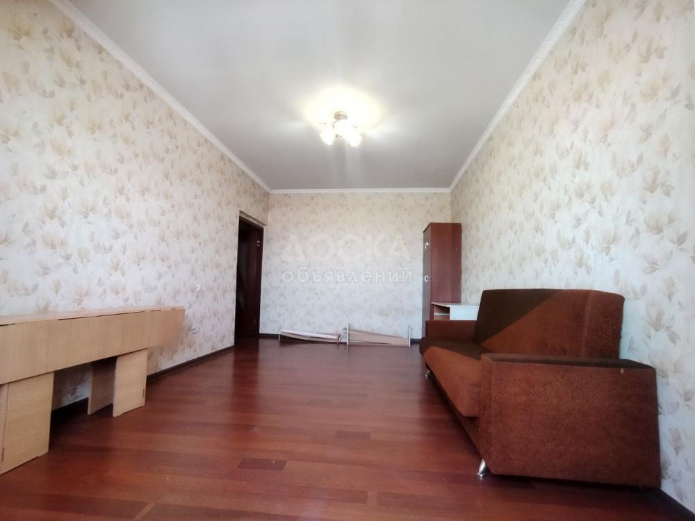 Продаю 1-комнатную квартиру, 45кв. м., этаж - 3/9, мкрн Улан-2.