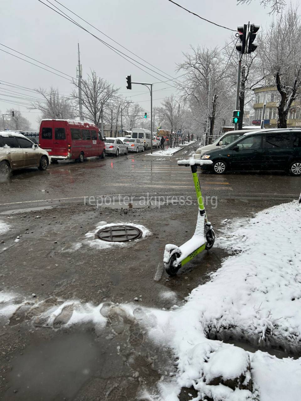 От Тимура Фрунзе до Молодой Гвардии». Огромная пробка на Льва Толстого.  Видео