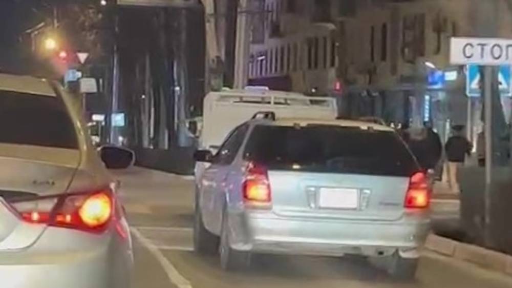 Легковушка нарушила ПДД. Видео