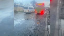 Дорога на улице Кирова в Новопаловке в ужасном состоянии. Фото