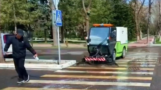 Streets of Bishkek started being washed using soapy solution - Vimarsana News