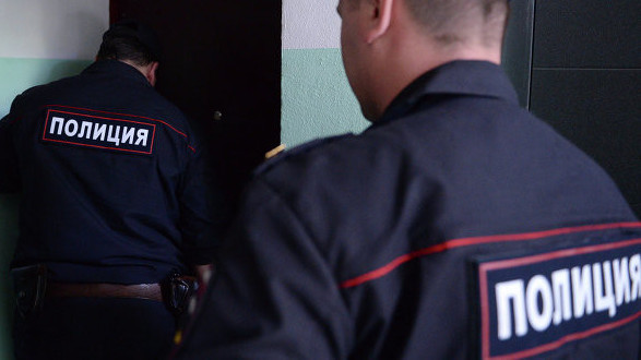 В Москве силовики ворвались в квартиру сотрудника посольства ...