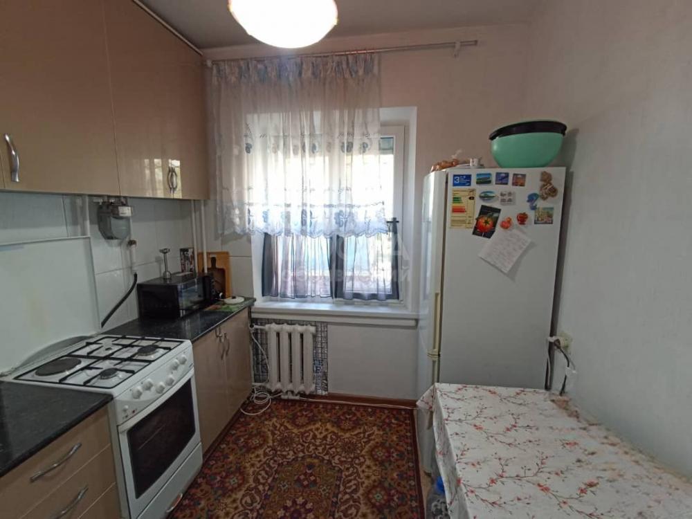 Продаю 3-комнатную квартиру, 62кв. м., этаж - 1/5, Асанбай.